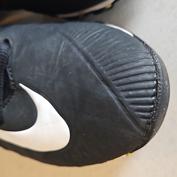 Nike Alpha football cleats - Picture 4 of 13